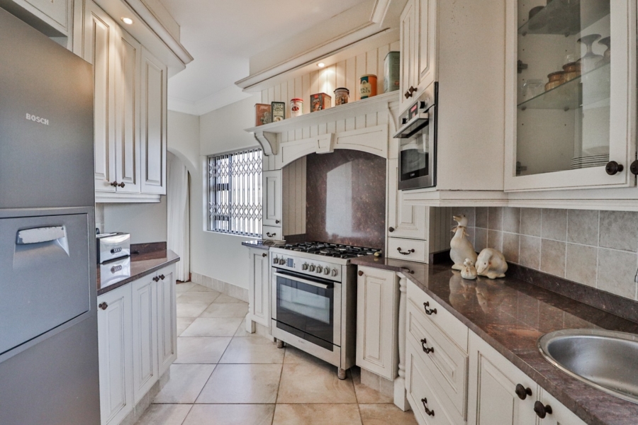 7 Bedroom Property for Sale in Myburgh Park Western Cape
